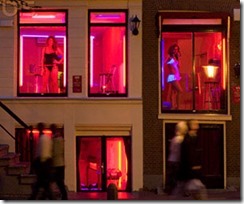 Red-light-district-tour-Amsterdam-by-DMC-Amsterdam-ZOYO-Travel